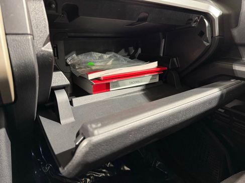 Certified 2025 Toyota Tacoma TRD Off-Road image 26