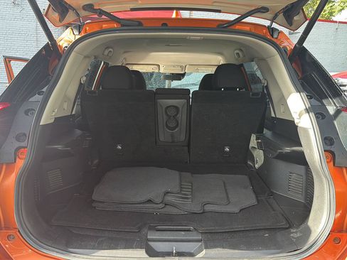Used 2019 Nissan Rogue SV AWD/4WD image 24
