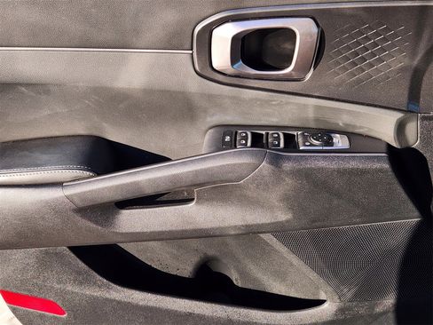 Used 2025 Kia Sorento S w/ Panoramic Sunroof Package image 23