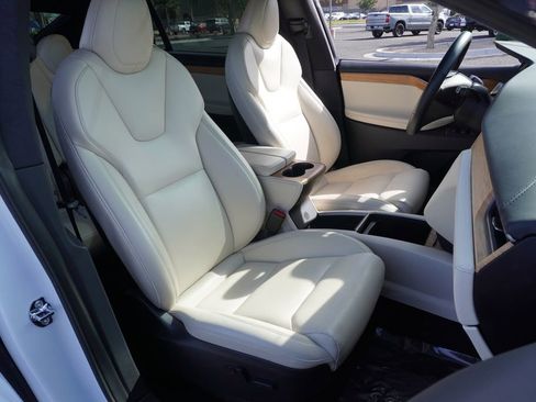 Used 2020 Tesla Model X Long Range image 14