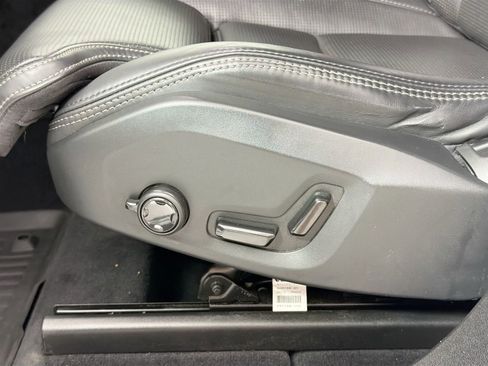 Certified 2023 Volvo XC60 B5 Ultimate AWD/4WD image 19