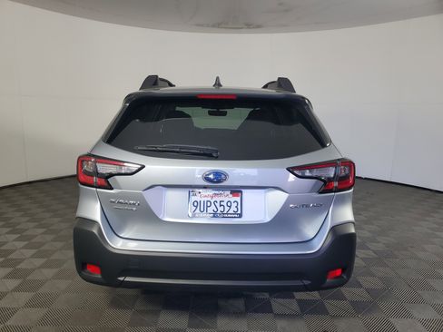 Used 2025 Subaru Outback Premium image 5
