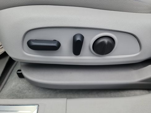 Certified 2023 GMC Acadia SLT w/ Trailering Package image 12