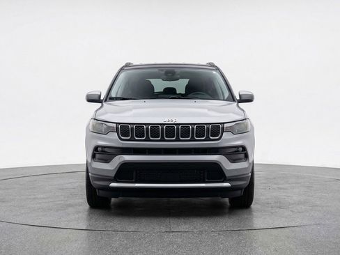 Used 2025 Jeep Compass Limited AWD/4WD image 2