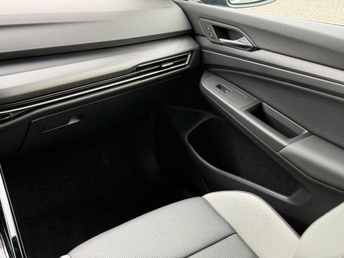 Certified 2025 Volkswagen GTI SE FWD image 15