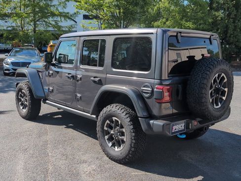 Used 2025 Jeep Wrangler Unlimited Rubicon 4xe w/ Safety Group AWD/4WD image 8