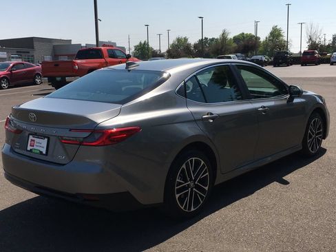 Used 2025 Toyota Camry XLE AWD/4WD image 8