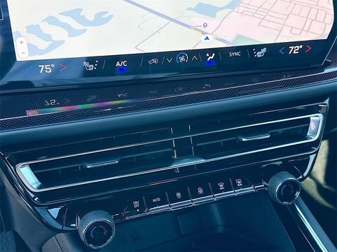 New 2026 Chevrolet Traverse Z71 w/ Driver Confidence Package image 11