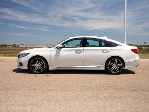 Used 2021 Honda Accord Touring image 3