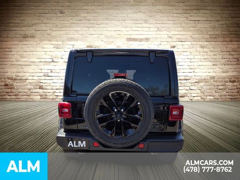 Used 2025 Jeep Wrangler Unlimited Sahara AWD/4WD image 10