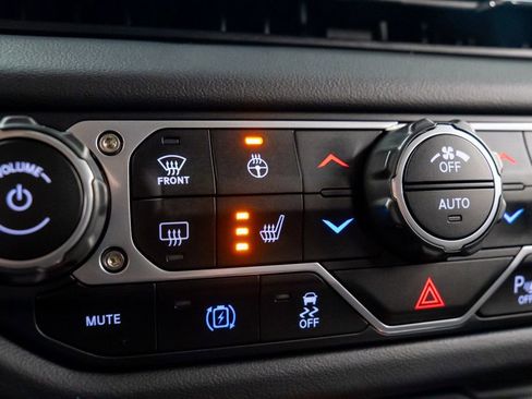 Used 2024 Jeep Wrangler Unlimited Rubicon 4xe image 27