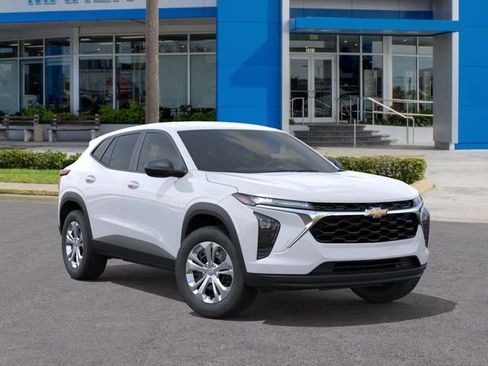 Used 2026 Chevrolet Trax LS FWD image 7