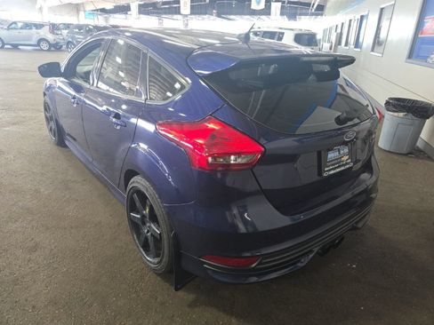 Used 2017 Ford Focus ST FWD image 4