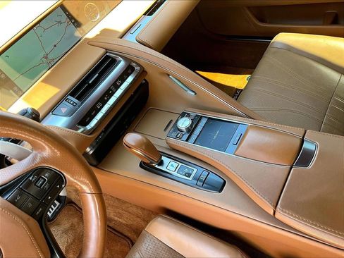 Used 2018 Lexus LC 500 Coupe w/ Touring Package RWD image 17