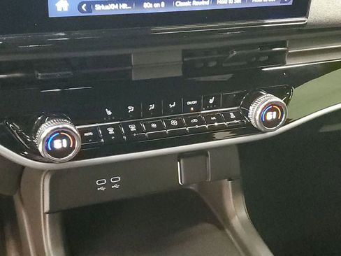 Used 2024 Honda Prologue EX image 40