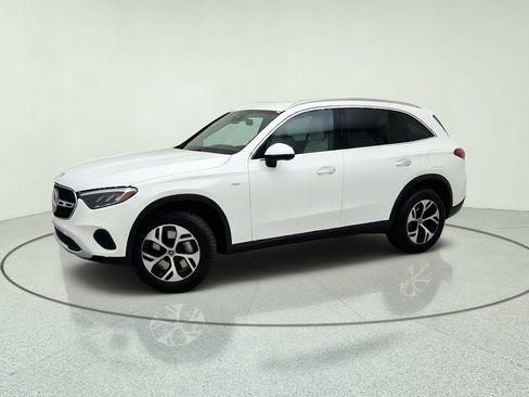 Used 2025 Mercedes-Benz GLC 350e 4MATIC image 15