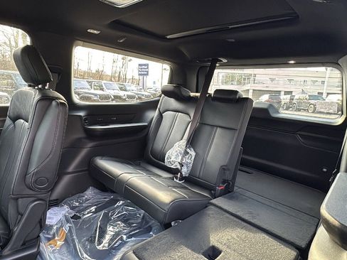 New 2026 Jeep Grand Wagoneer Limited AWD/4WD image 30