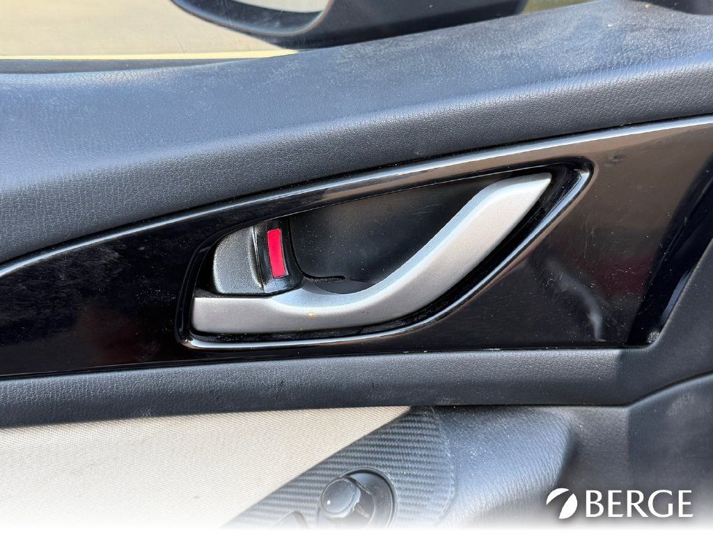 Used 2016 MAZDA MAZDA3 i Touring FWD image 16