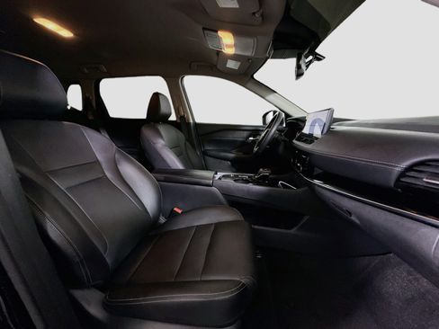 Used 2024 Nissan Rogue SL FWD image 29
