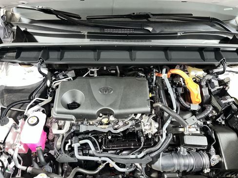 Used 2023 Toyota Highlander XLE image 11