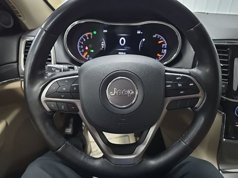 Used 2019 Jeep Grand Cherokee Limited AWD/4WD image 19
