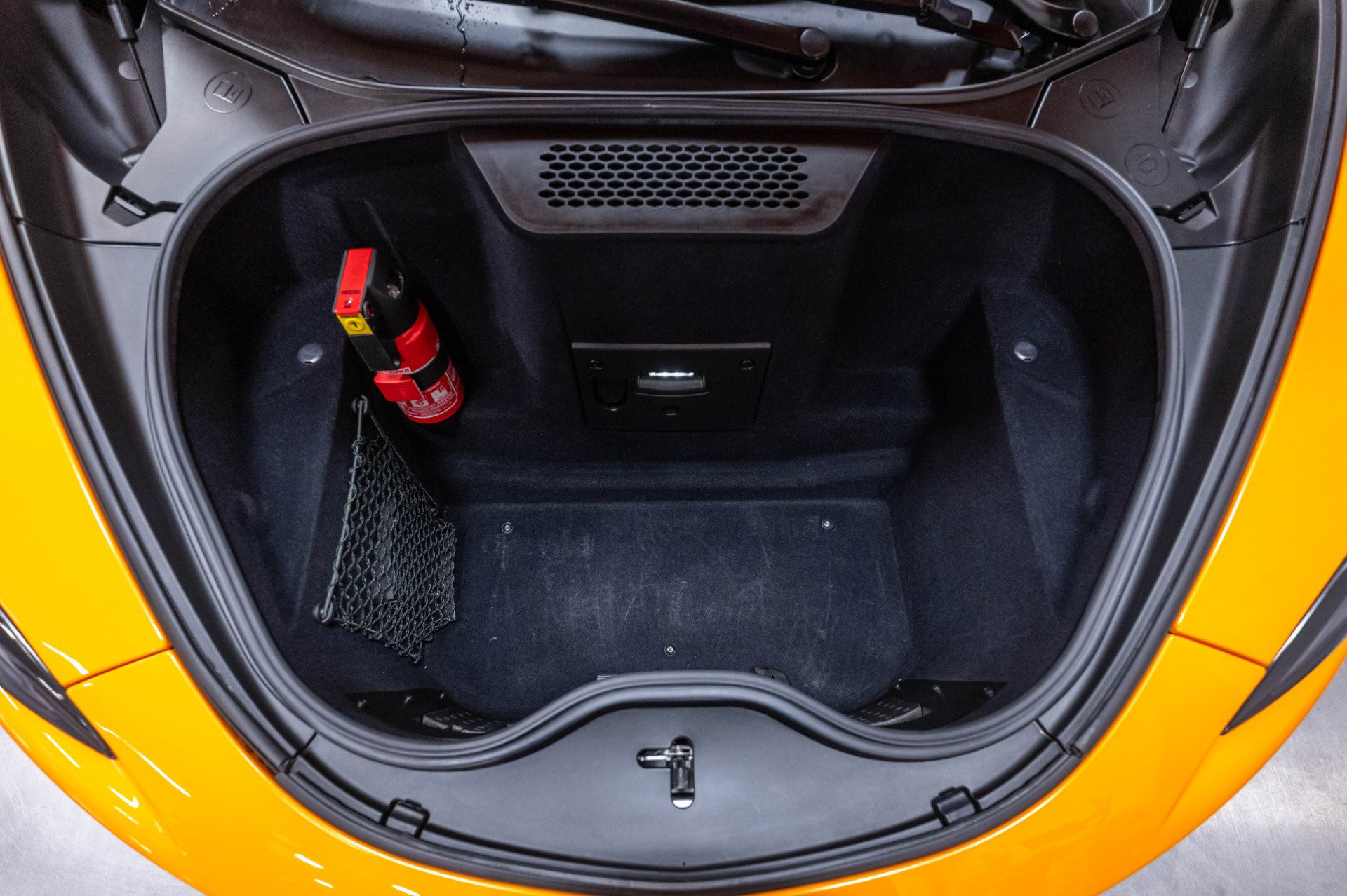 Used 2019 McLaren 600LT RWD image 39