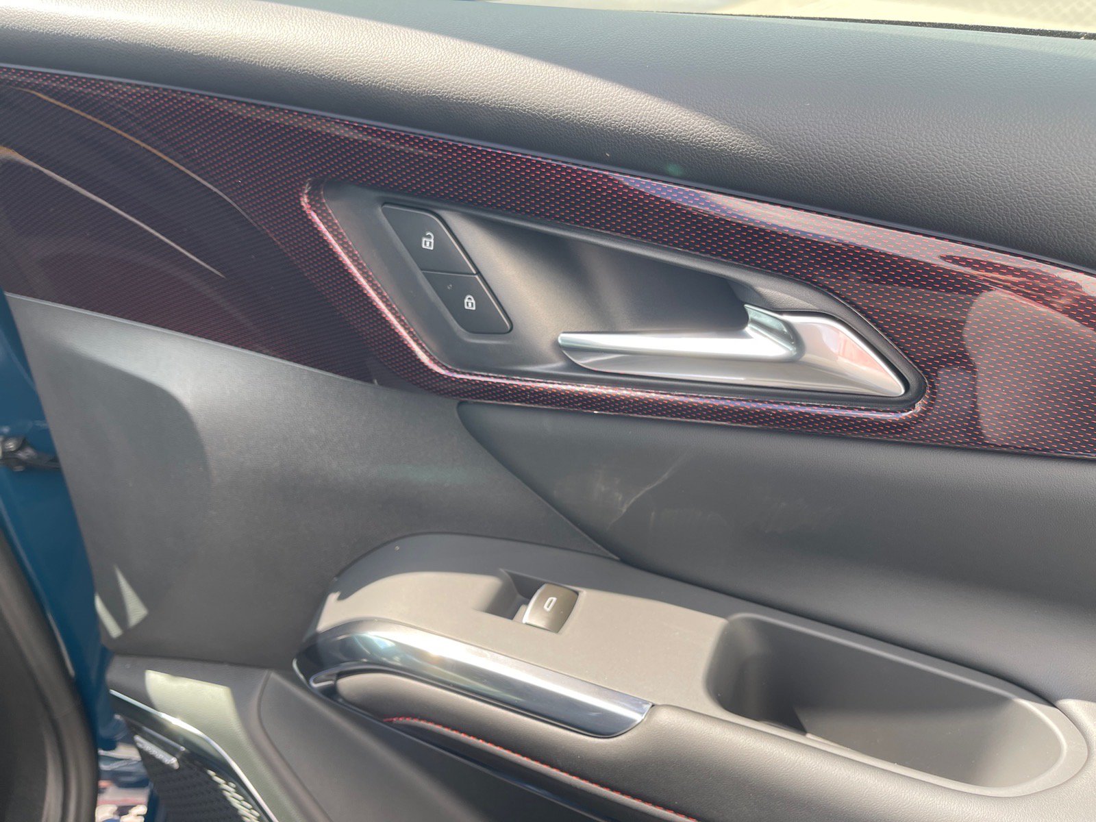 New 2027 Chevrolet Traverse RS FWD image 19