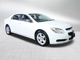 Used 2011 Chevrolet Malibu LS FWD video 1