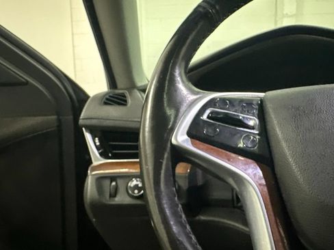 Used 2019 Cadillac Escalade ESV Luxury AWD/4WD image 40