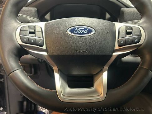 Used 2025 Ford Explorer Active w/ Active Comfort Package AWD/4WD image 16