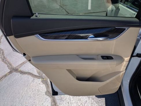 Used 2019 Cadillac XT5 AWD image 28