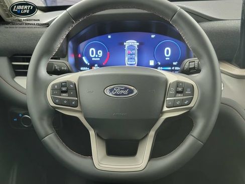 Used 2026 Ford Explorer Active AWD/4WD image 29
