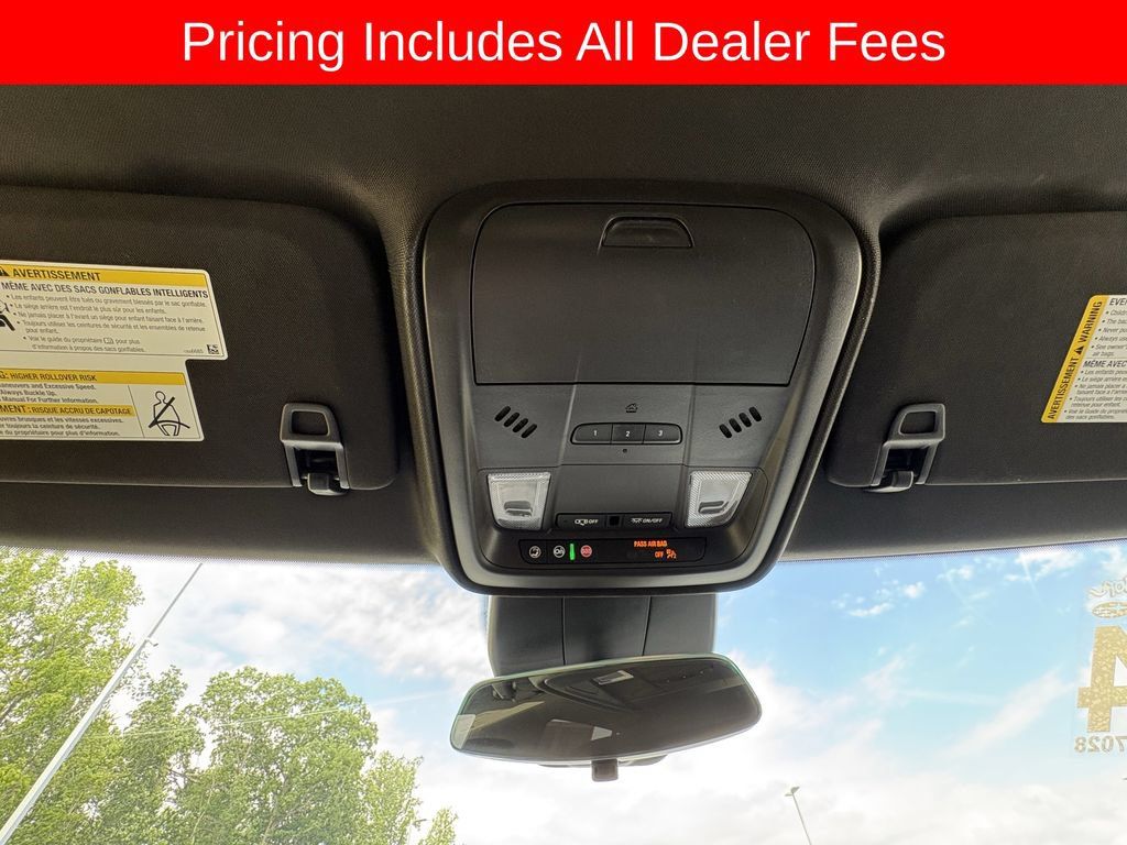 Used 2024 Cadillac XT4 Luxury w/ Cold Weather Package FWD image 25
