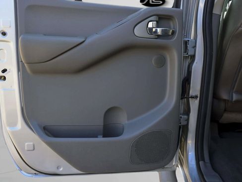 Used 2019 Nissan Frontier SL image 22