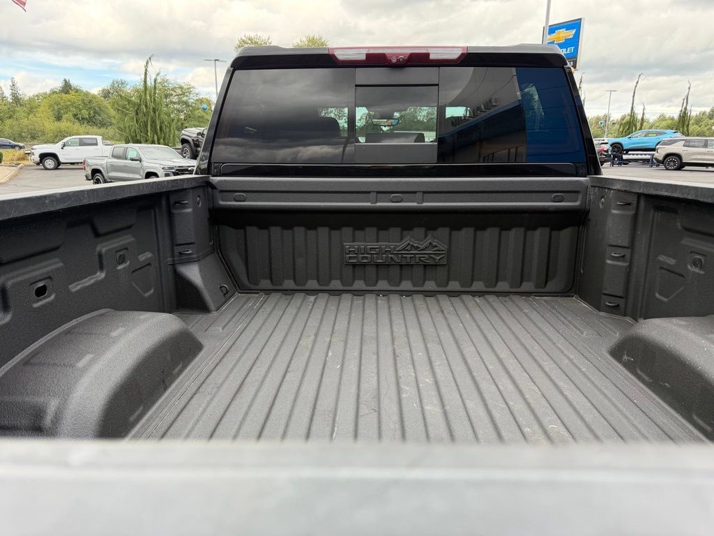 Used 2022 Chevrolet Silverado 2500 High Country w/ Technology Package AWD/4WD image 28