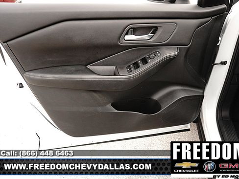 Used 2024 Nissan Rogue SV AWD/4WD image 34