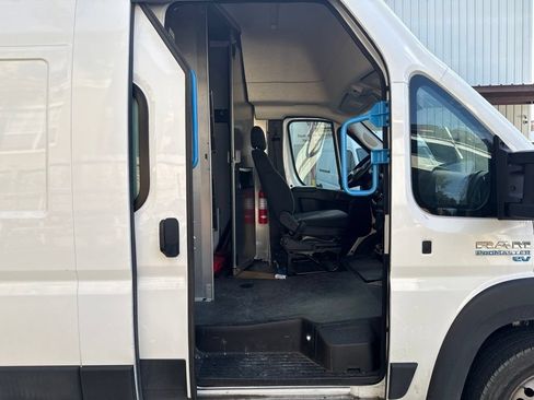 Used 2024 RAM ProMaster 3500 w/ Delivery Van Package FWD image 9