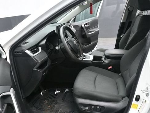 Used 2022 Toyota RAV4 XLE AWD/4WD image 25