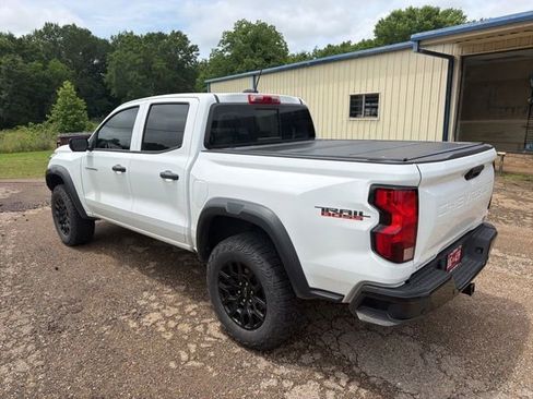 Used 2024 Chevrolet Colorado Trail Boss w/ Technology Package AWD/4WD image 6