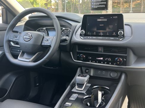 New 2026 Nissan Rogue SV FWD image 3