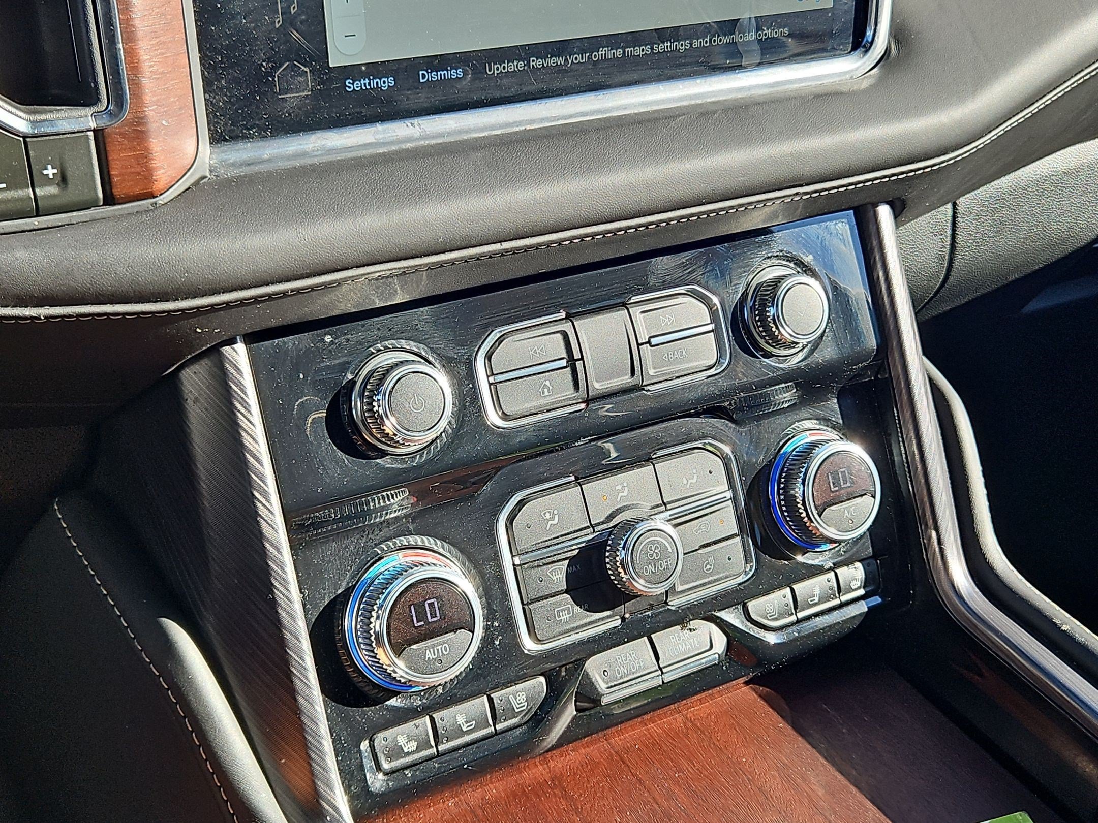 Certified 2023 GMC Yukon Denali Ultimate AWD/4WD image 23