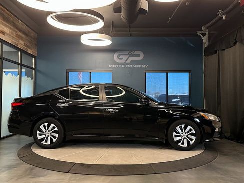 Used 2019 Nissan Altima 2.5 S FWD image 2