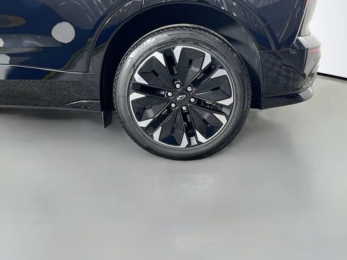 Used 2024 Chevrolet Blazer EV RS AWD/4WD image 31