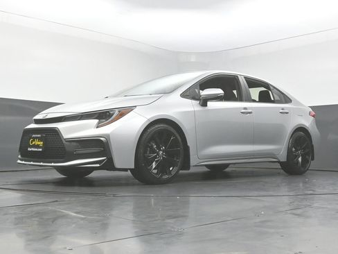 Used 2022 Toyota Corolla SE w/ SE Premium Package FWD image 48