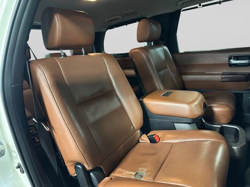 Used 2014 Toyota Sequoia Platinum AWD/4WD image 25