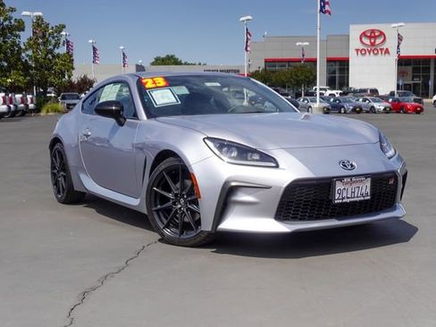 Used 2023 Toyota GR86 Premium w/ ALL Weather Mat Package (TMS) RWD image 2