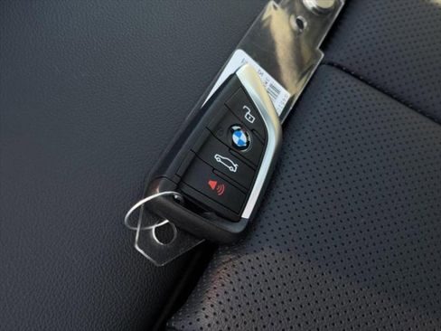 Used 2025 BMW 330i Sedan w/ M Sport Package RWD image 37
