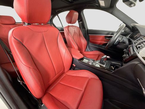 Used 2018 BMW 340i Sedan w/ Premium Package image 29