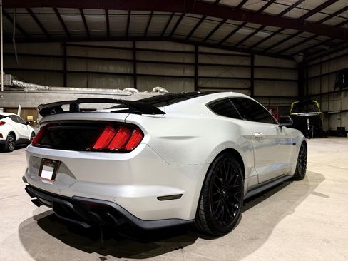 Used 2018 Ford Mustang GT w/ GT Performance Package RWD image 5