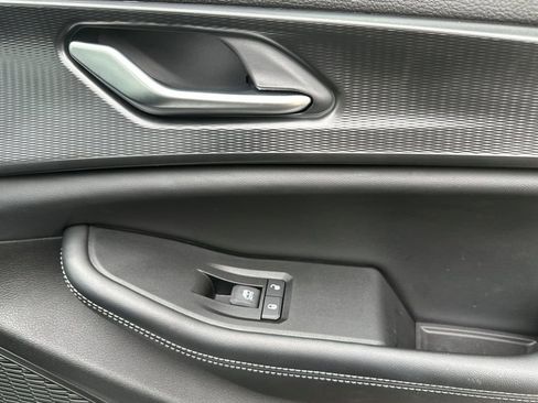 Used 2024 Jeep Grand Cherokee L Laredo RWD image 21